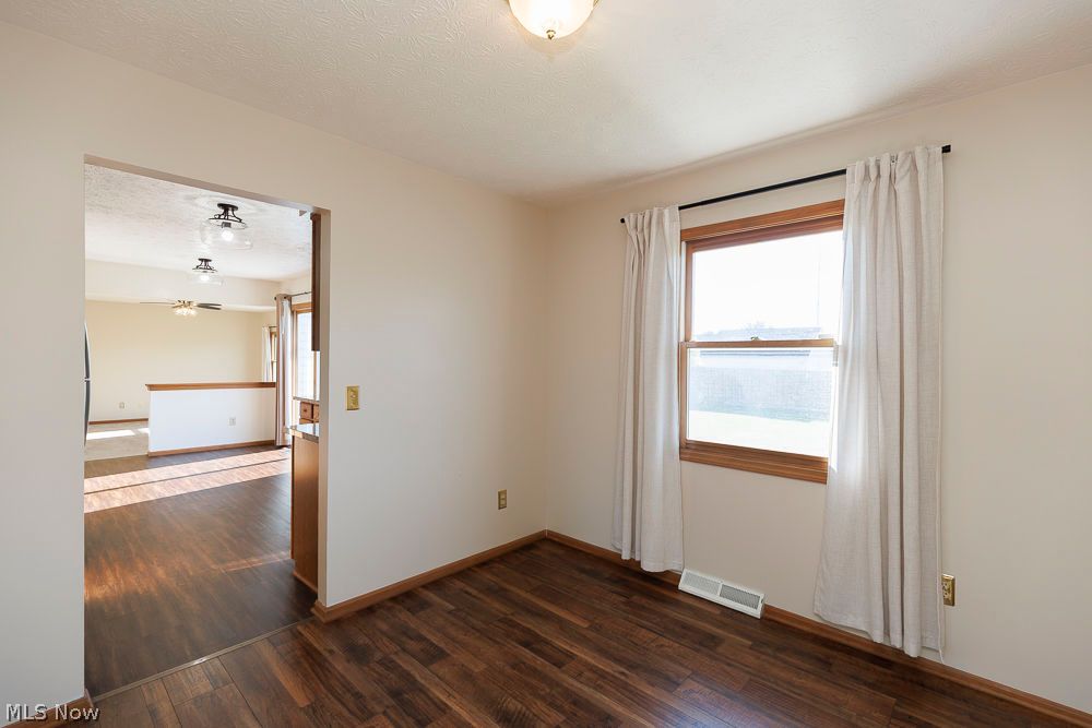 125 Queen Anne Circle Elyria OH 44035