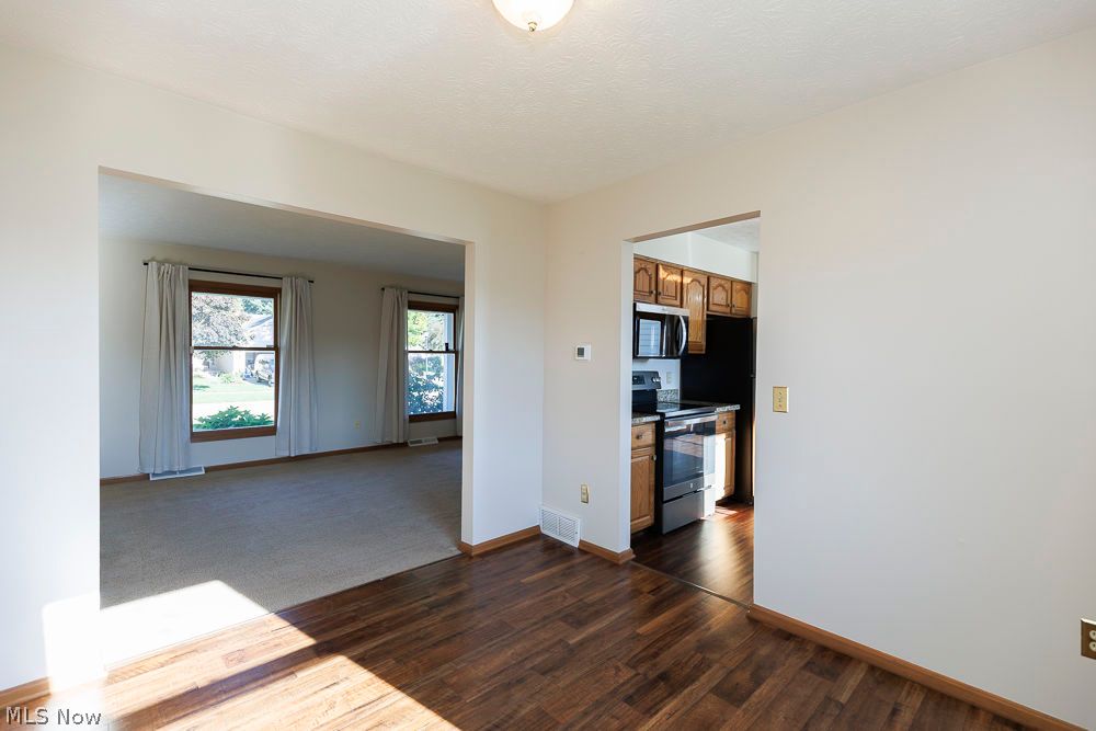 125 Queen Anne Circle Elyria OH 44035