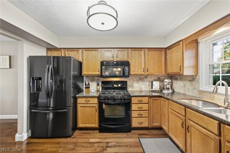 30019 Wellington Drive North Olmsted OH 44070