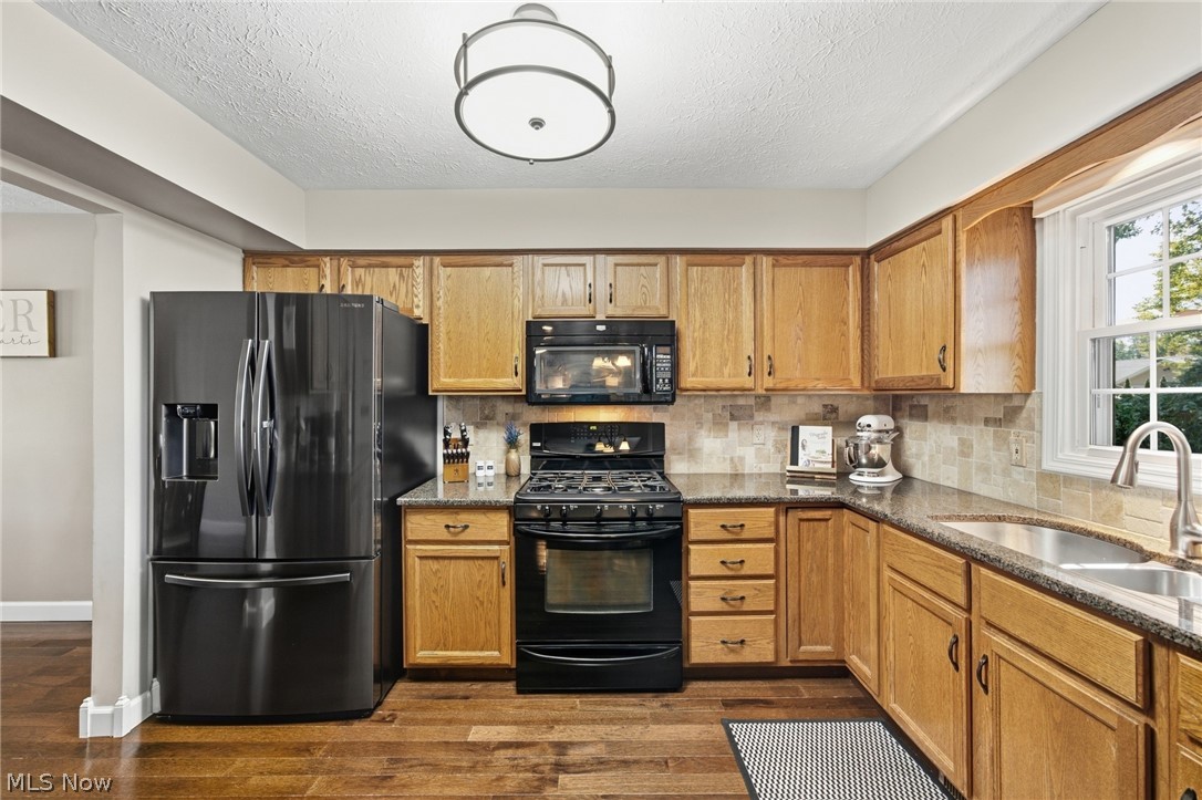 30019 Wellington Drive North Olmsted OH 44070