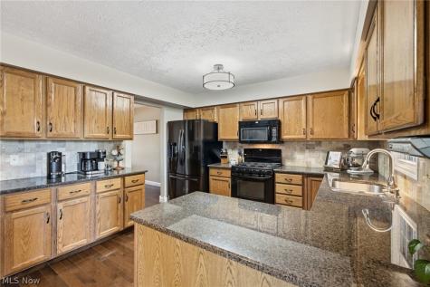 30019 Wellington Drive North Olmsted OH 44070