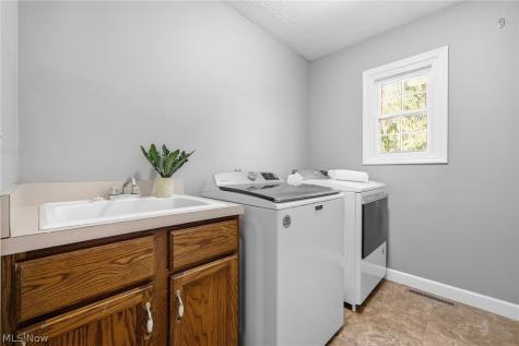 30019 Wellington Drive North Olmsted OH 44070