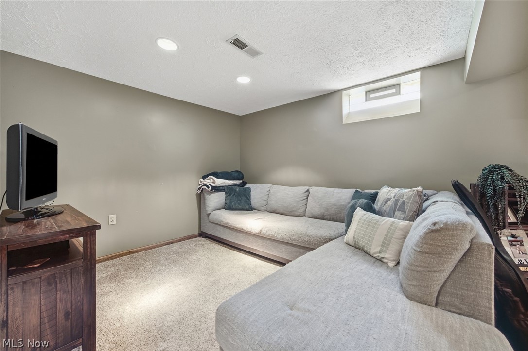 30019 Wellington Drive North Olmsted OH 44070