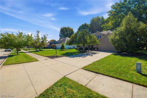 30019 Wellington Drive North Olmsted OH 44070