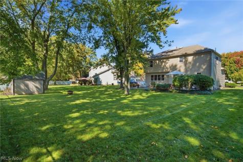 30019 Wellington Drive North Olmsted OH 44070