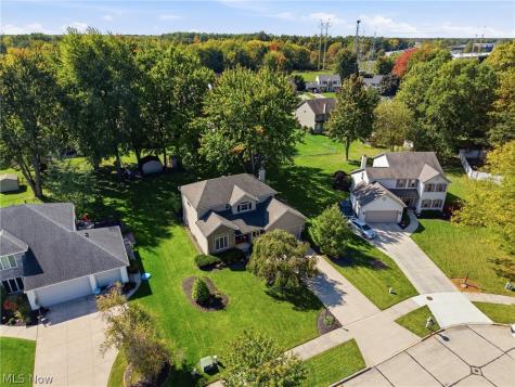 30019 Wellington Drive North Olmsted OH 44070