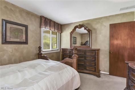 6518 Maplehurst Road North Olmsted OH 44070