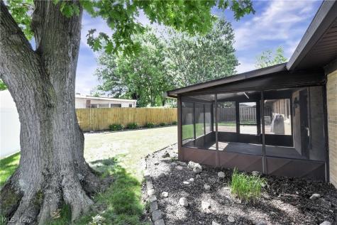 6518 Maplehurst Road North Olmsted OH 44070