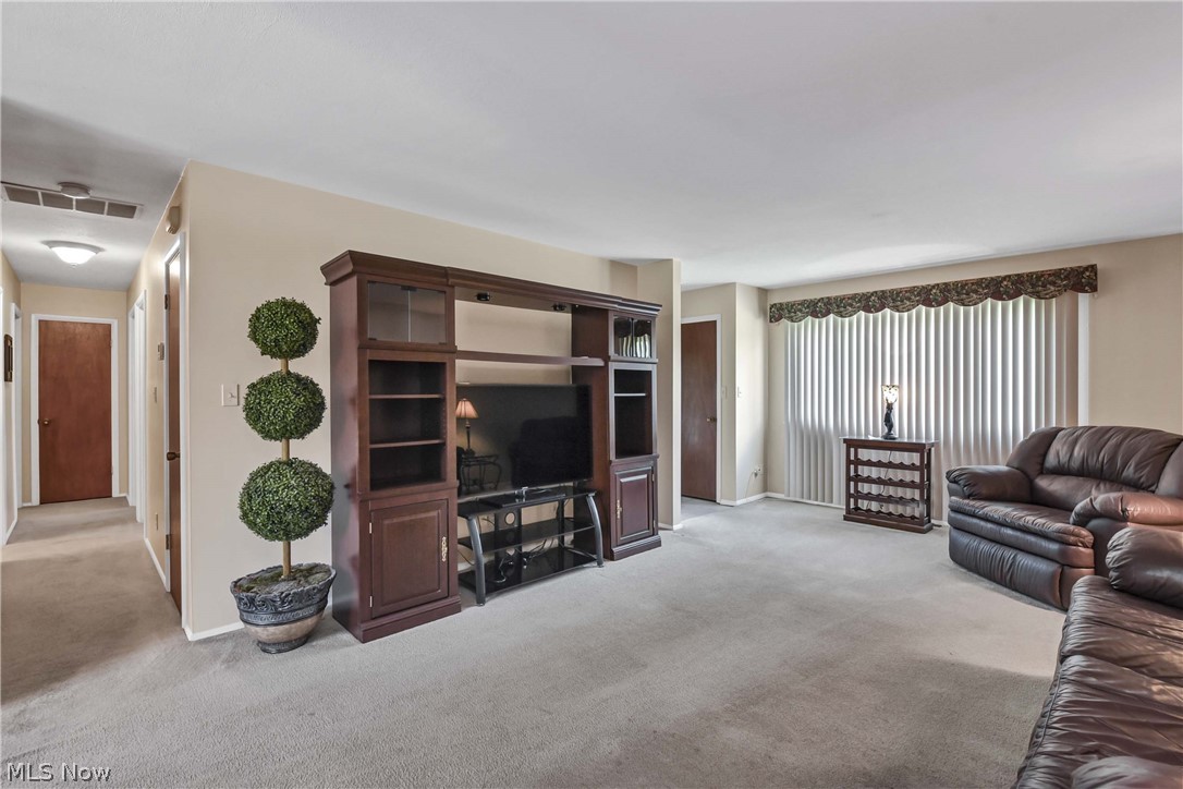 6518 Maplehurst Road North Olmsted OH 44070