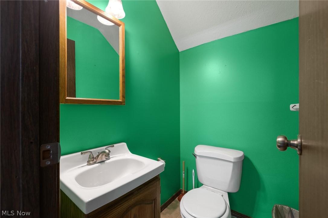 1012 Vivian Drive Grafton OH 44044