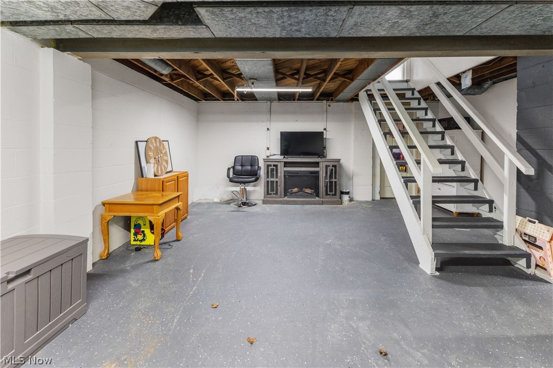 145 Locust Boulevard Wintersville OH 43953