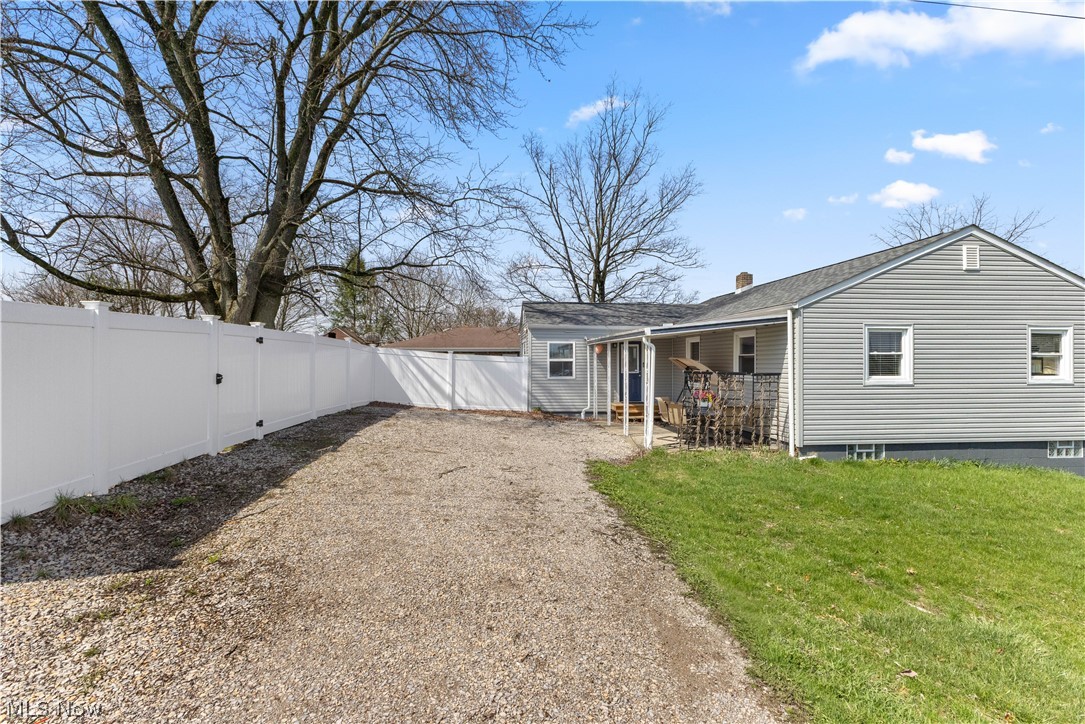 145 Locust Boulevard Wintersville OH 43953