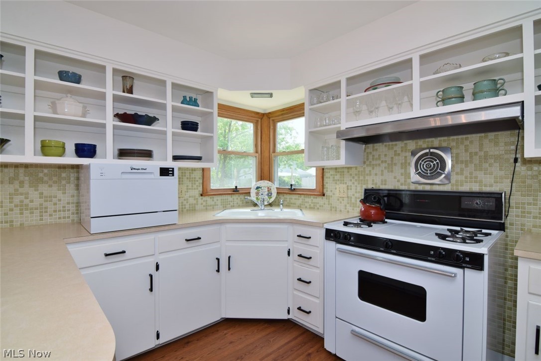 906 Davis Avenue Cuyahoga Falls OH 44221
