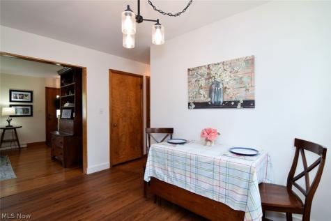 906 Davis Avenue Cuyahoga Falls OH 44221