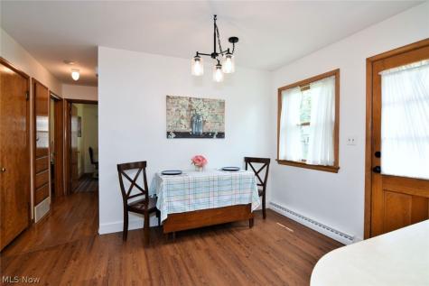 906 Davis Avenue Cuyahoga Falls OH 44221