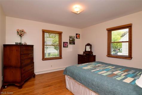 906 Davis Avenue Cuyahoga Falls OH 44221