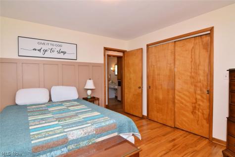 906 Davis Avenue Cuyahoga Falls OH 44221