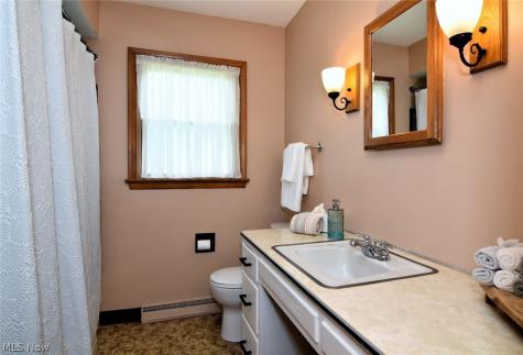 906 Davis Avenue Cuyahoga Falls OH 44221