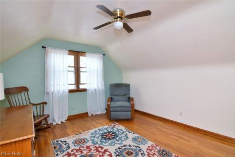 906 Davis Avenue Cuyahoga Falls OH 44221