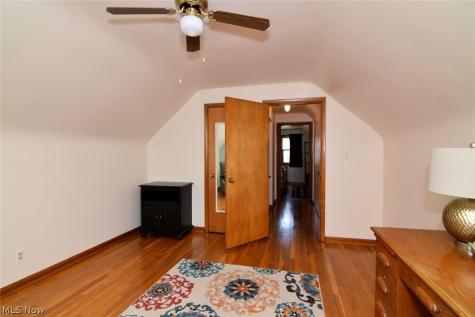 906 Davis Avenue Cuyahoga Falls OH 44221