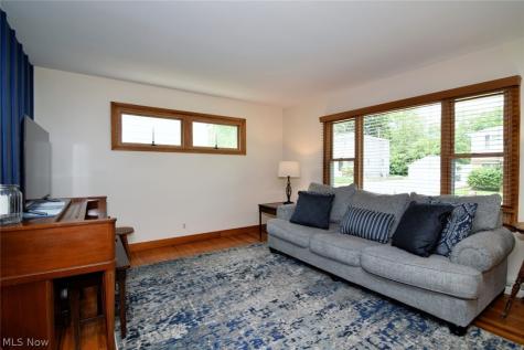 906 Davis Avenue Cuyahoga Falls OH 44221
