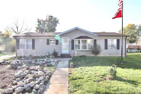 104 Russell Avenue Creston OH 44217