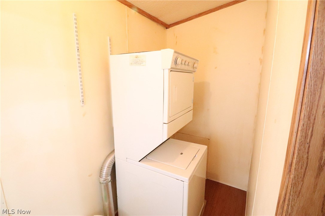 104 Russell Avenue Creston OH 44217