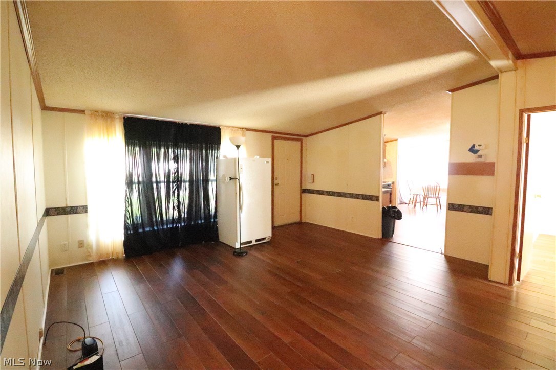 104 Russell Avenue Creston OH 44217