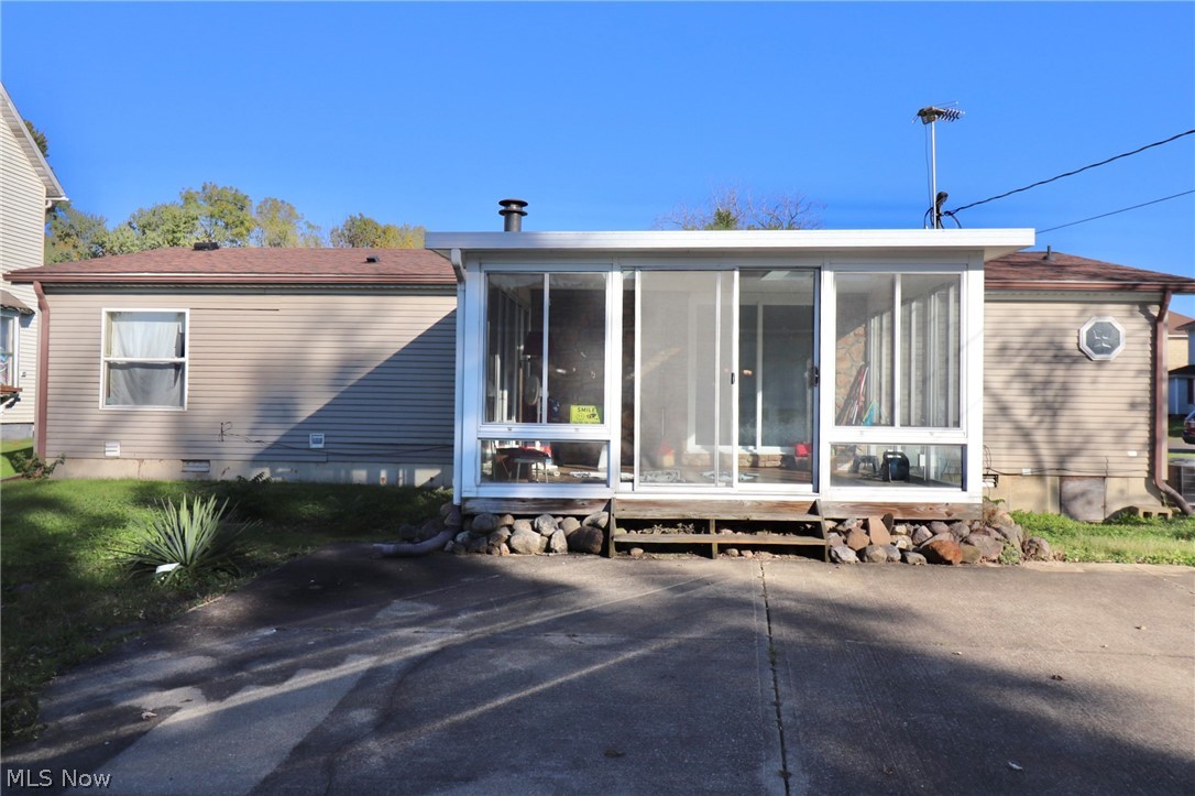 104 Russell Avenue Creston OH 44217