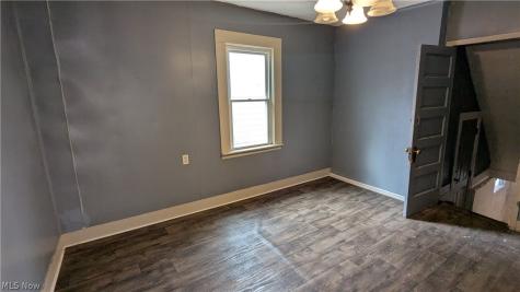 379 Homestead Street Akron OH 44306