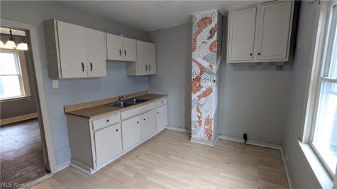379 Homestead Street Akron OH 44306