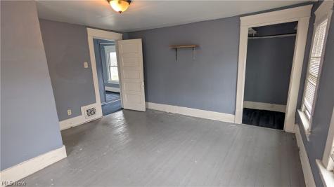 379 Homestead Street Akron OH 44306
