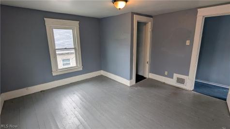 379 Homestead Street Akron OH 44306