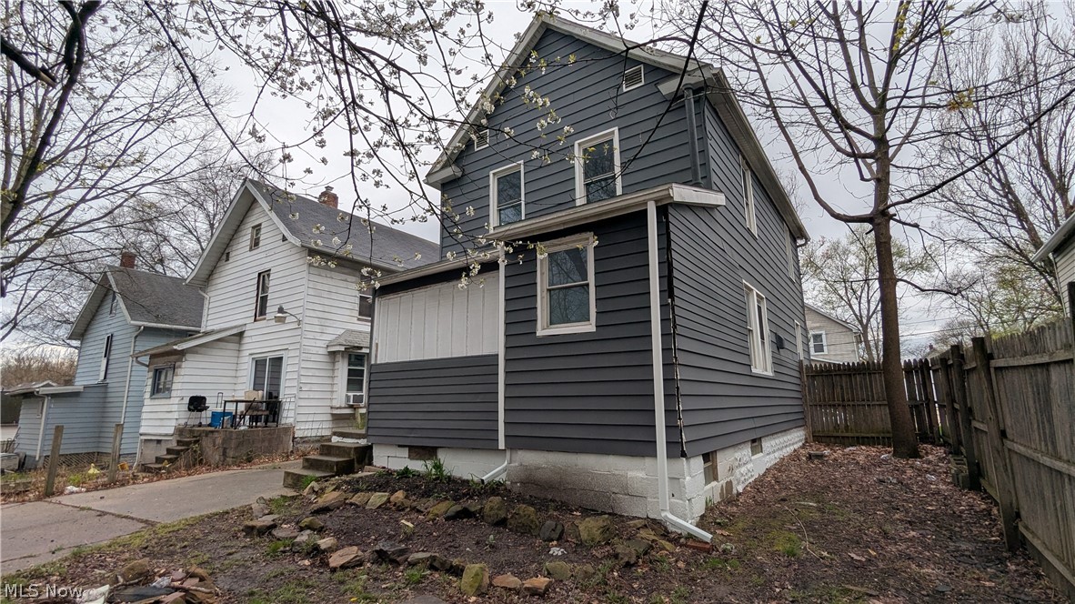 379 Homestead Street Akron OH 44306