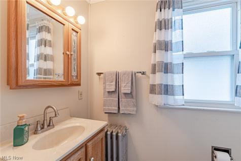 4512 Alpha Avenue Cleveland OH 44105