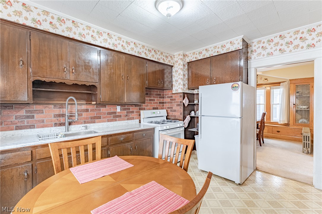 4512 Alpha Avenue Cleveland OH 44105