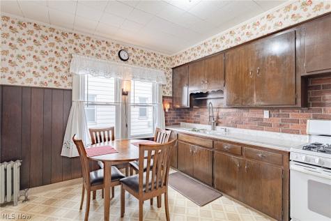 4512 Alpha Avenue Cleveland OH 44105