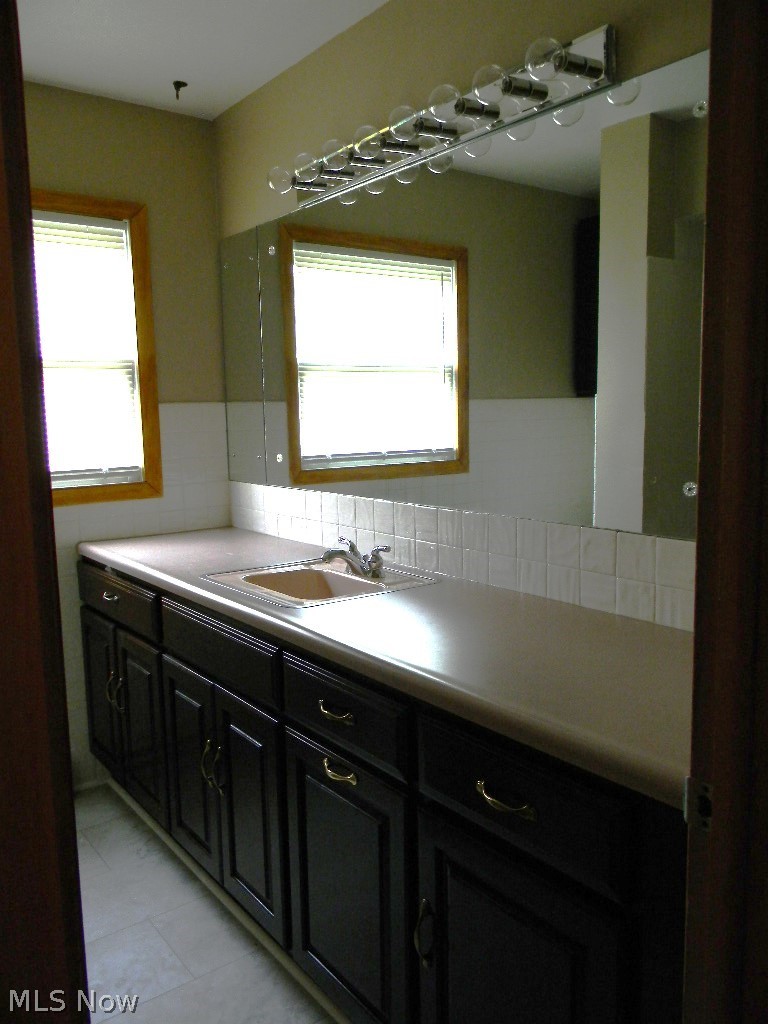 3066 Lynwood Drive NW Warren OH 44485