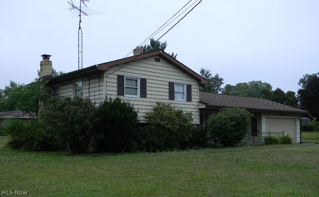 3066 Lynwood Drive NW Warren OH 44485