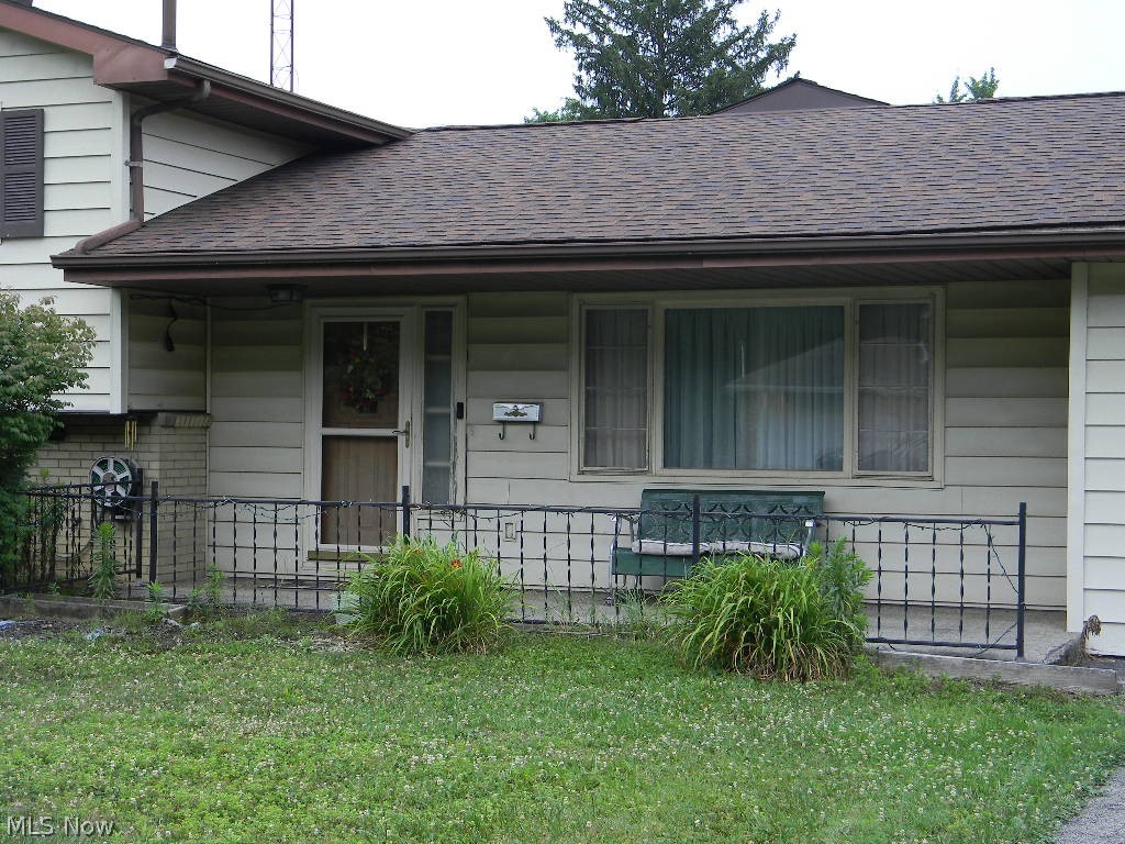3066 Lynwood Drive NW Warren OH 44485