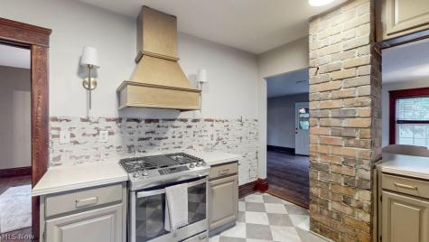 645 W Summit Street Alliance OH 44601