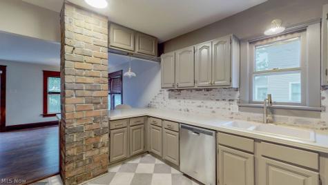 645 W Summit Street Alliance OH 44601