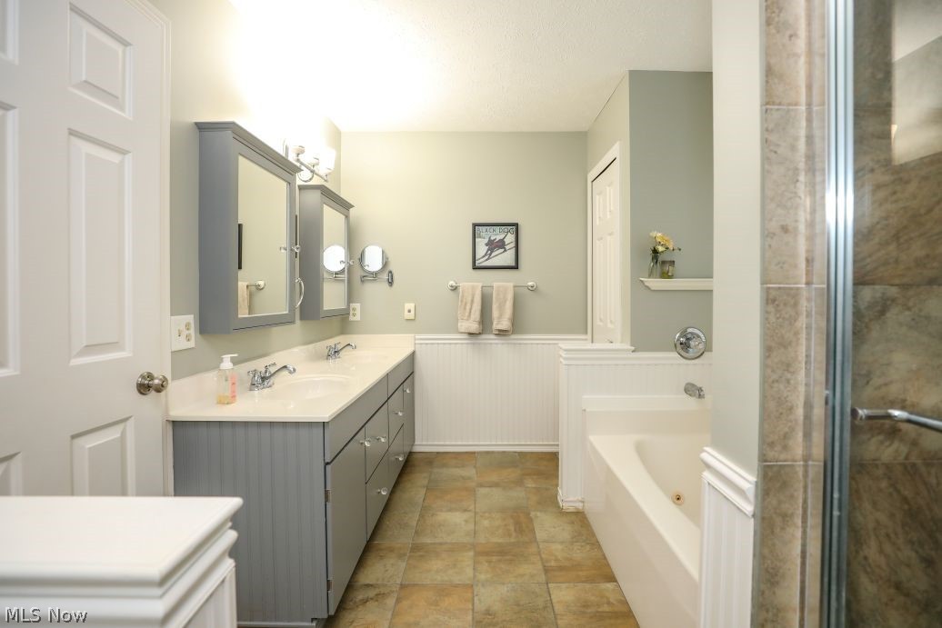 3015 Woodcrest Drive Fairlawn OH 44333