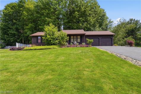 3064 Townsend Street NW Uniontown OH 44685