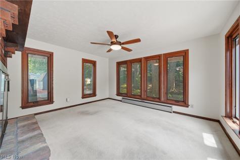 3064 Townsend Street NW Uniontown OH 44685