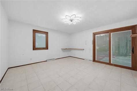 3064 Townsend Street NW Uniontown OH 44685