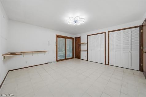3064 Townsend Street NW Uniontown OH 44685