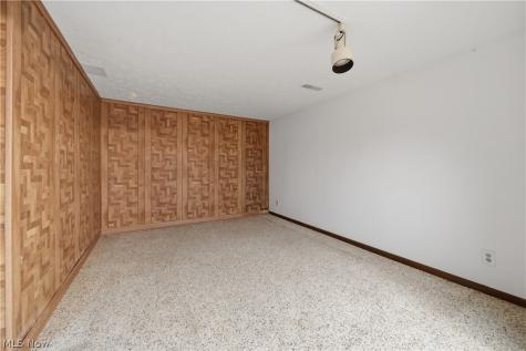 3064 Townsend Street NW Uniontown OH 44685