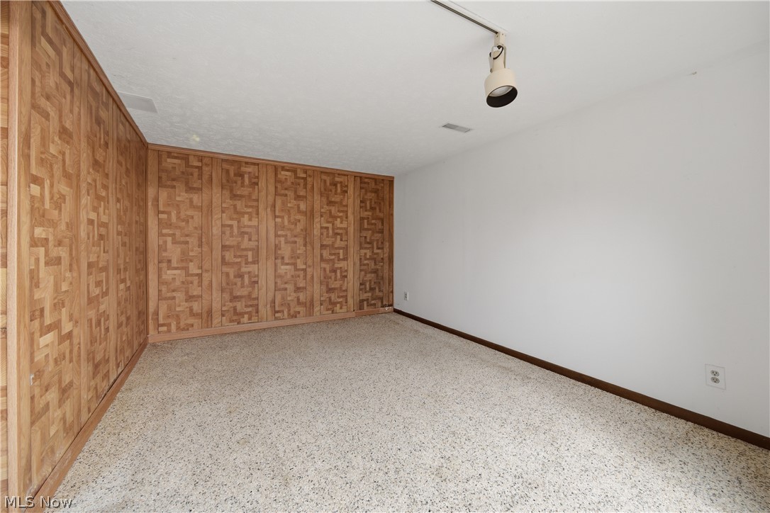 3064 Townsend Street NW Uniontown OH 44685