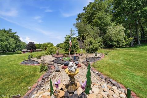 3064 Townsend Street NW Uniontown OH 44685